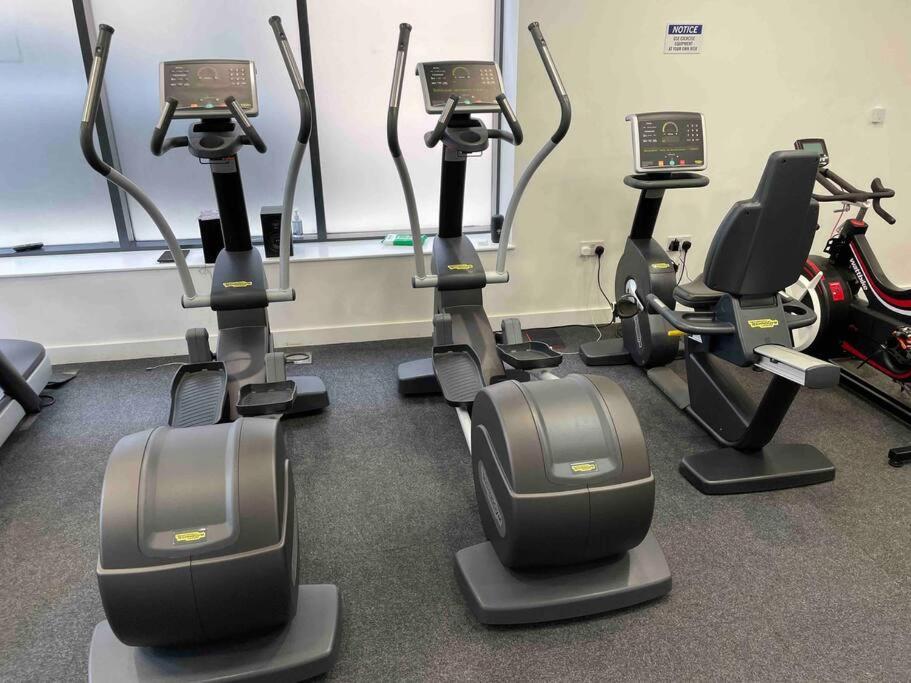 Cool Dalston Studio With Balcony And Gym