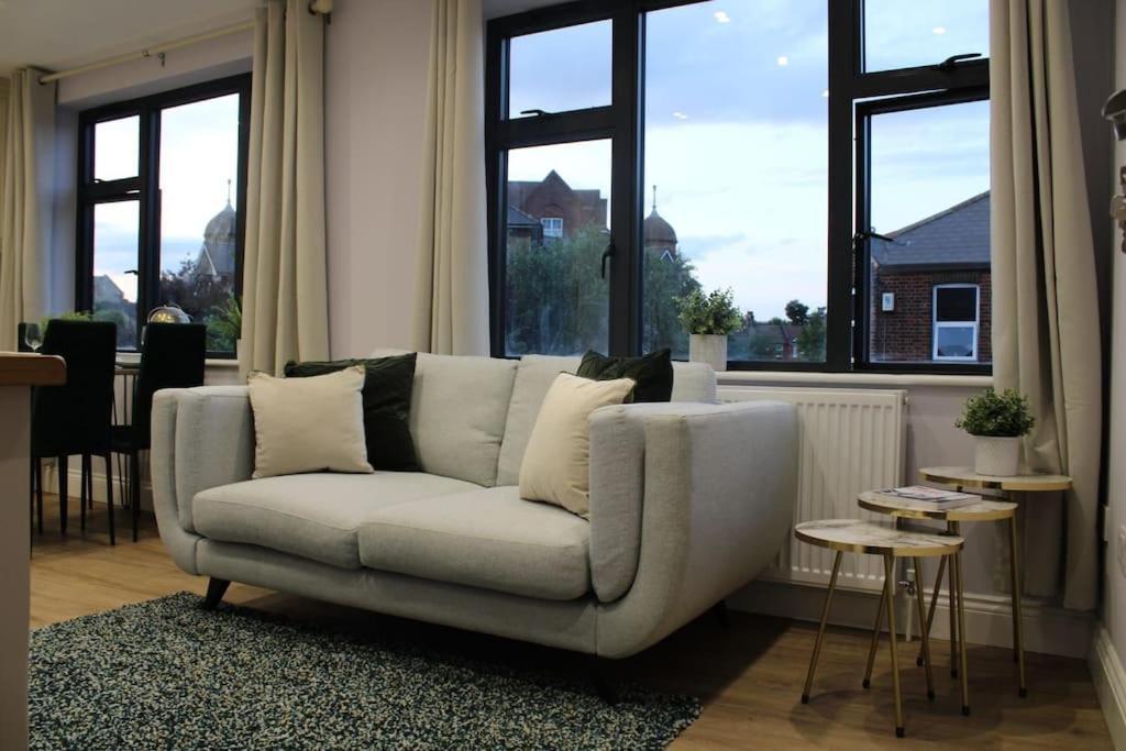 Lavish Near Wembley Stadium Londen