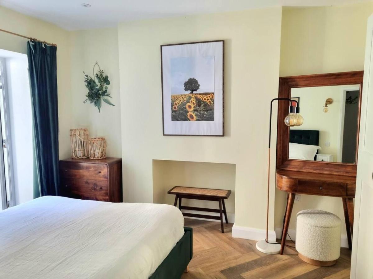 Leilighet Spacious & Renovated 1-bed Garden Flat In *