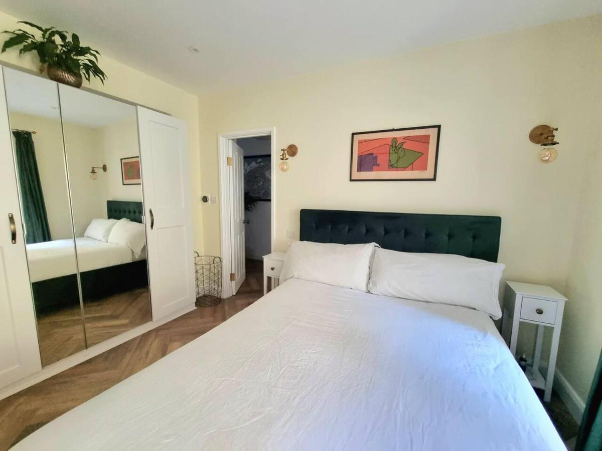 Spacious & Renovated 1-bed Garden Flat In * London