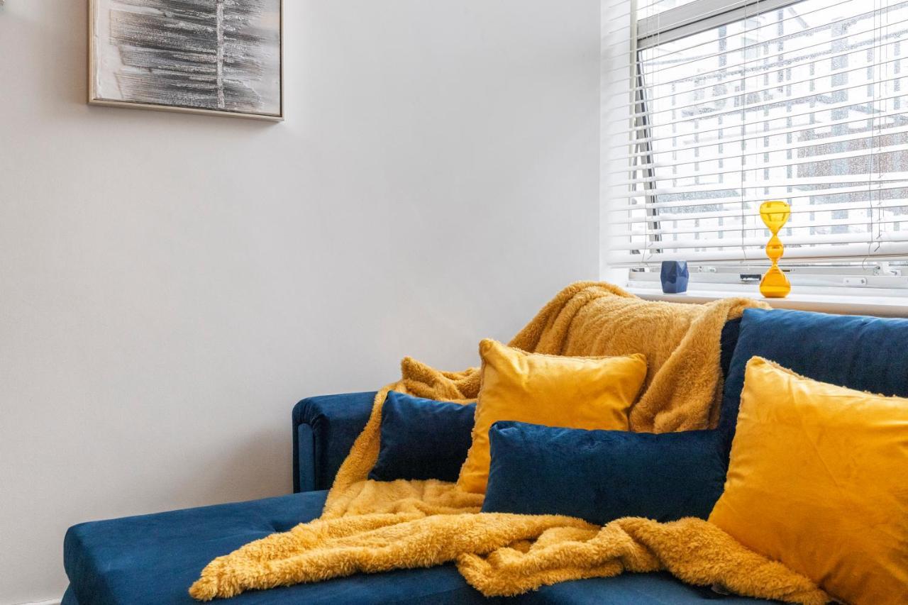 Modern Flat In Golders Londres