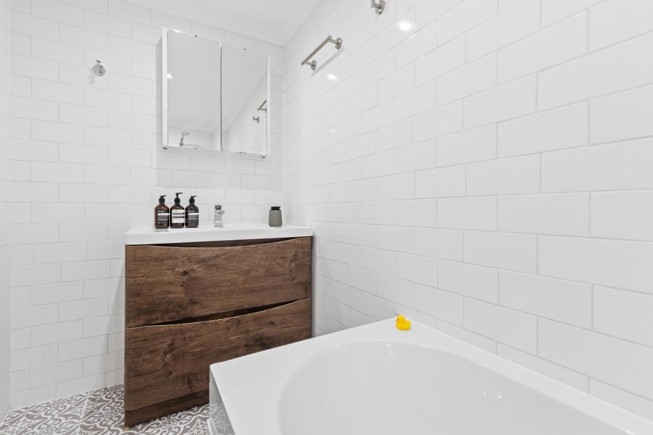 Heavenly - Queen's Gardens Apartment