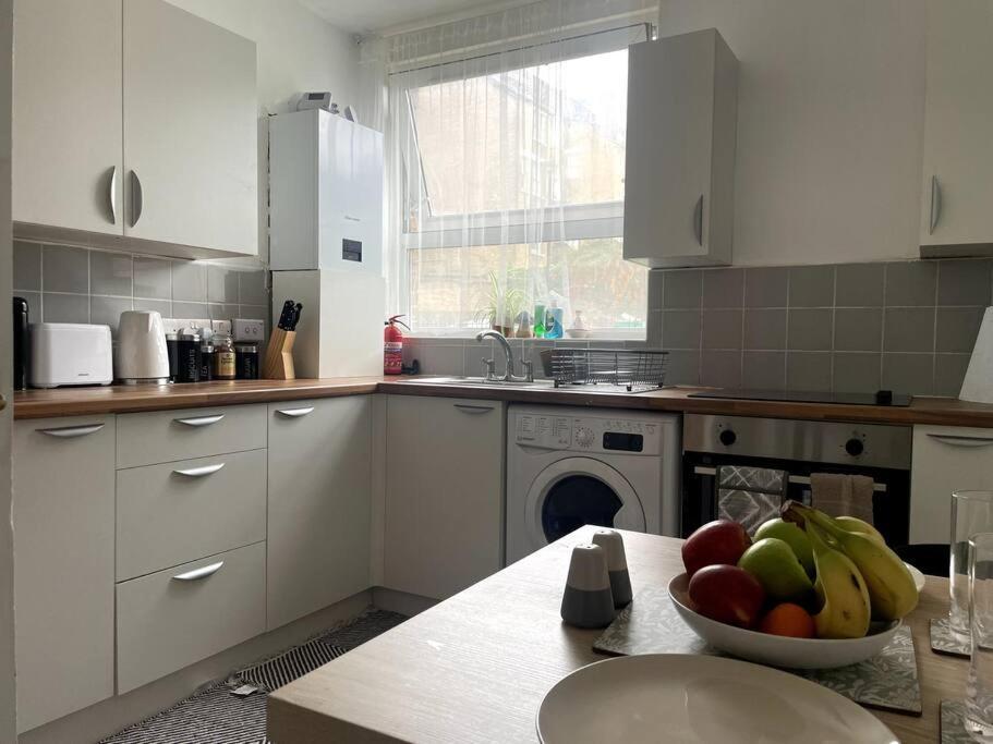 Leilighet Spacious Bedroom Near Tube London