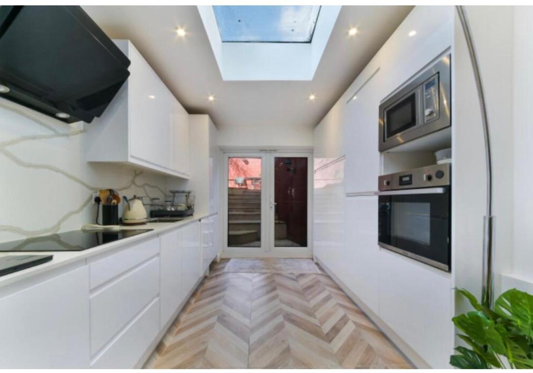 4 Bedrooms Villa, Hugh Street Central London