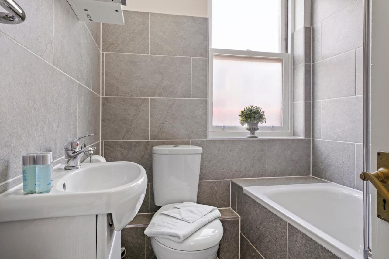 2bed1bath Entire House In The Heart Of Camden Town Apartment London