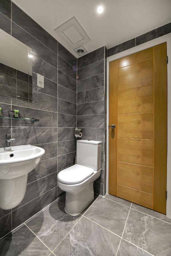 Queens Park Premier Hyde Park 4*