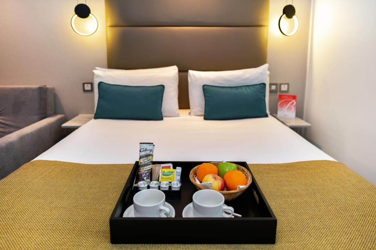 Queens Park Premier Hyde Park 4*