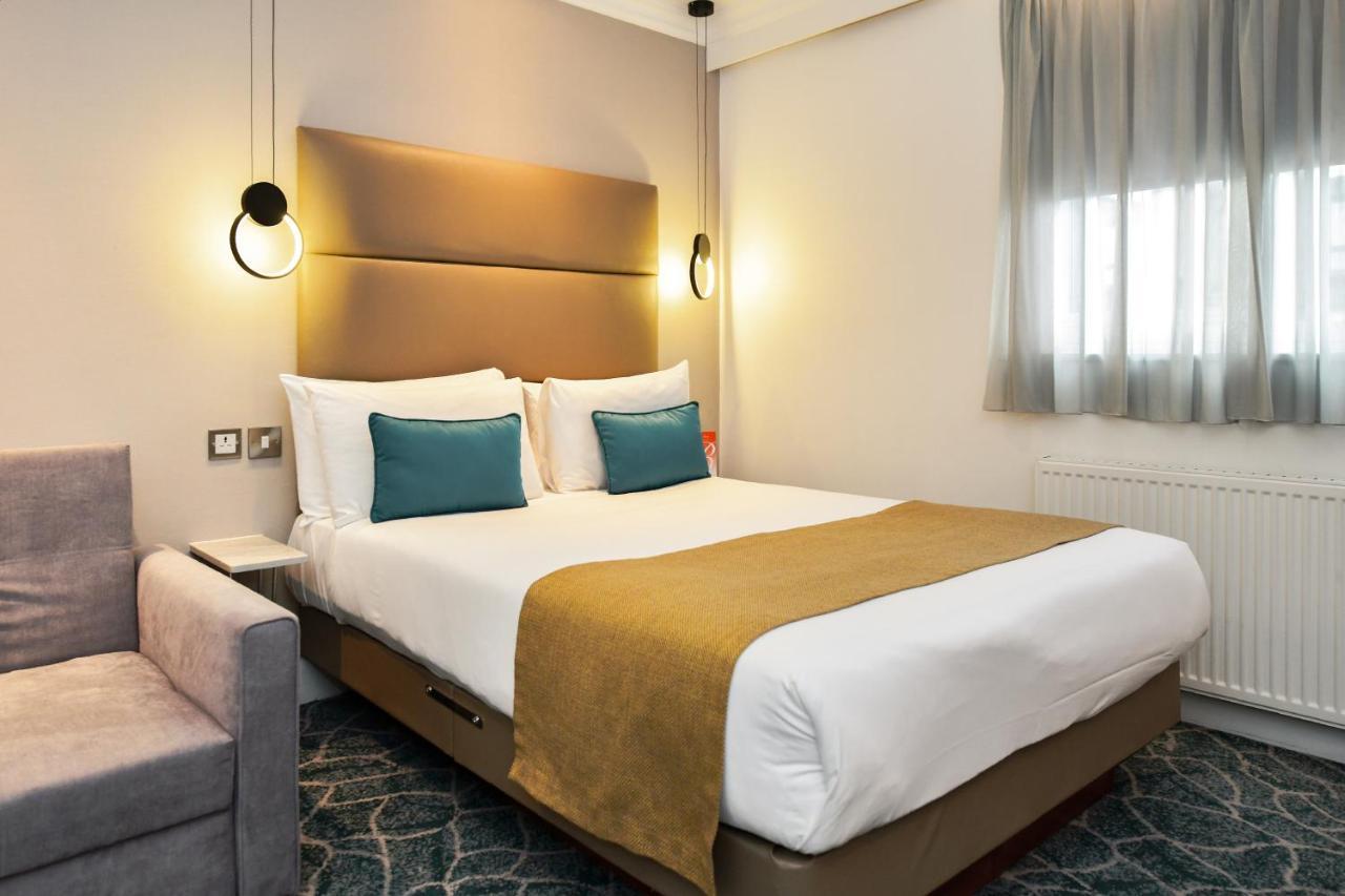 Queens Park Premier Hyde Park 4*