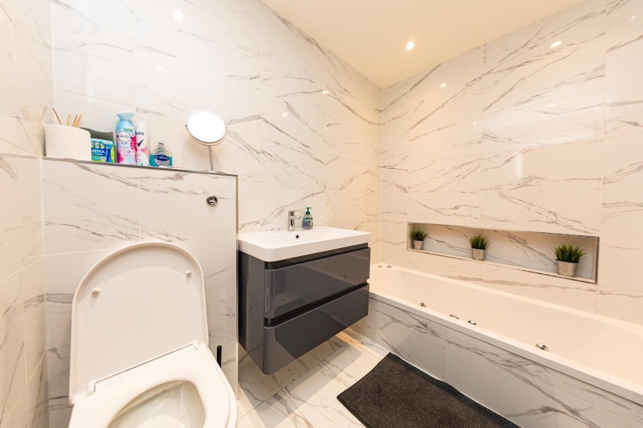 Bonneville House, Private Jacuzzi And Modern Interior Ferienhaus London