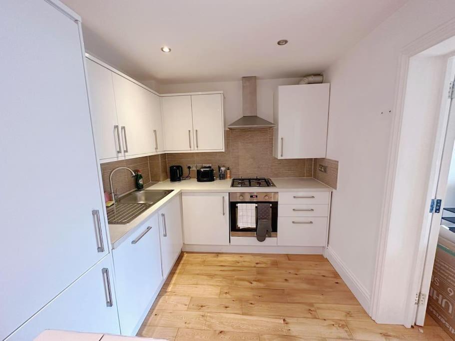 1 Bed Flat Near Appartement Londen