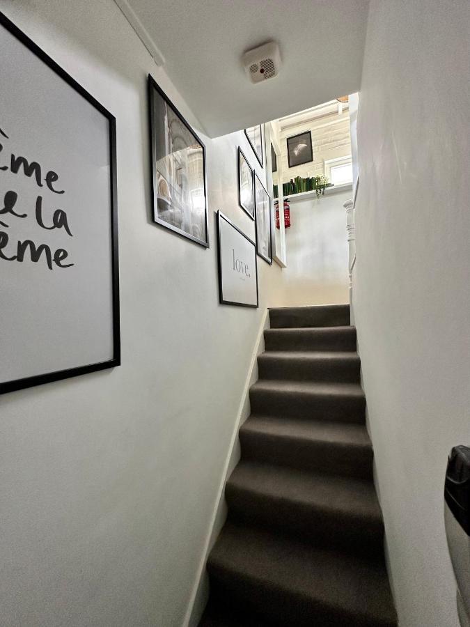 Apartment Stylish Primrose Hill With Balcony