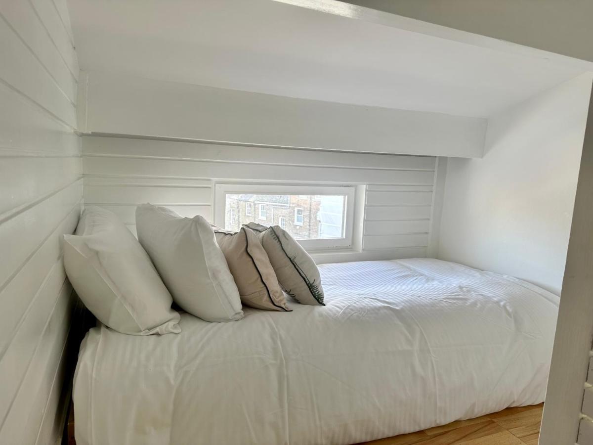 Stylish Primrose Hill With Balcony Apartment