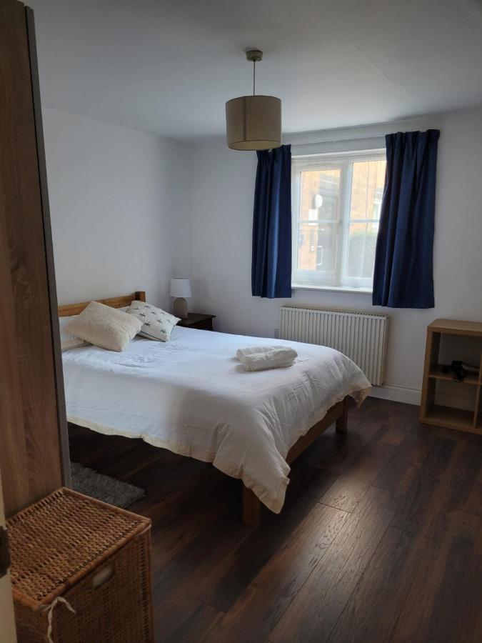 Apartment Comfortable Two Bedroom Modern London