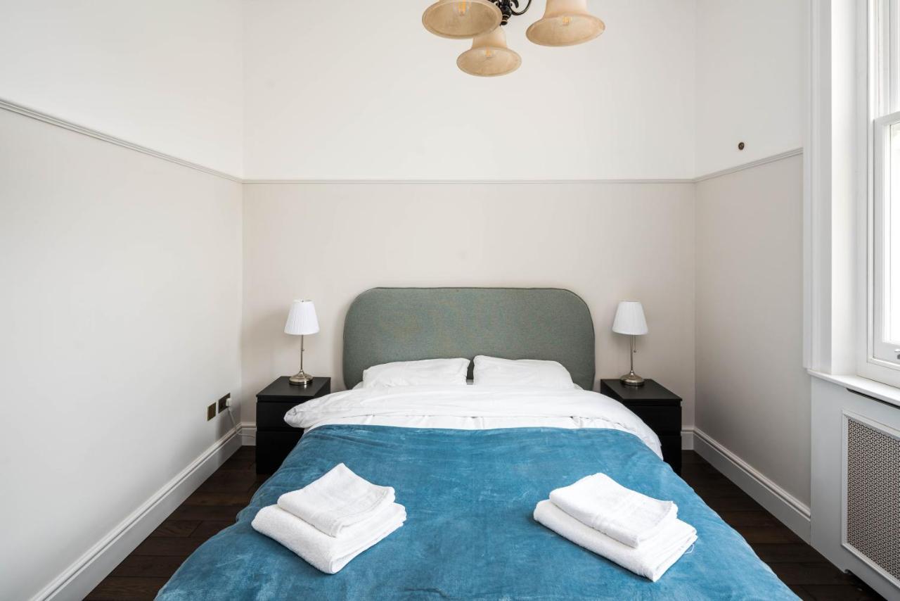4 Bedroom House Up To 10 People At Heart Of Kensington And Chelsea Apartment London