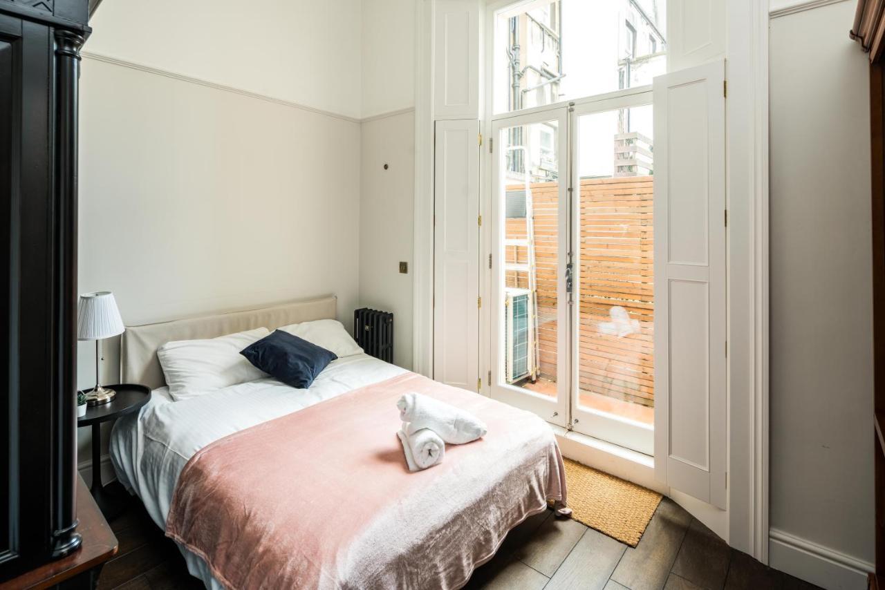 Apartment 4 Bedroom House Up To 10 People At Heart Of Kensington And Chelsea *