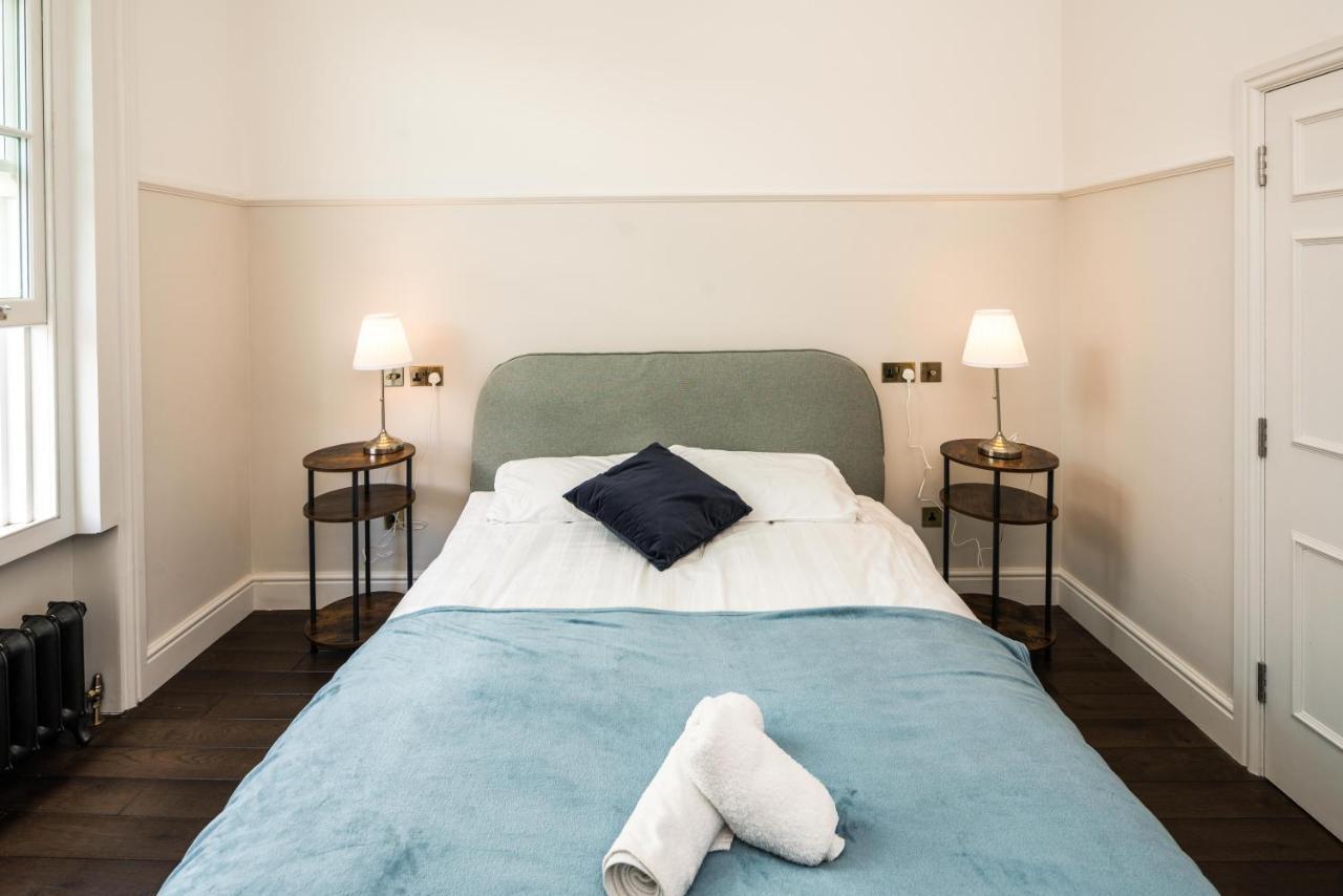 Apartment 4 Bedroom House Up To 10 People At Heart Of Kensington And Chelsea