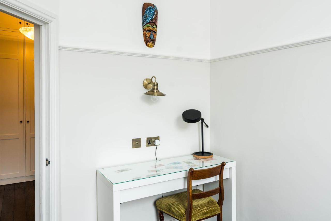 4 Bedroom House Up To 10 People At Heart Of Kensington And Chelsea Apartment London