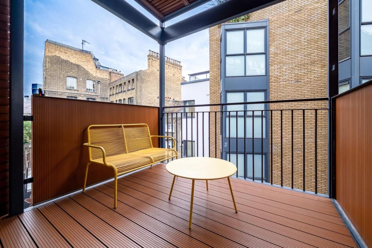 Modern & Spacious 2 Bedroom In Leilighet London