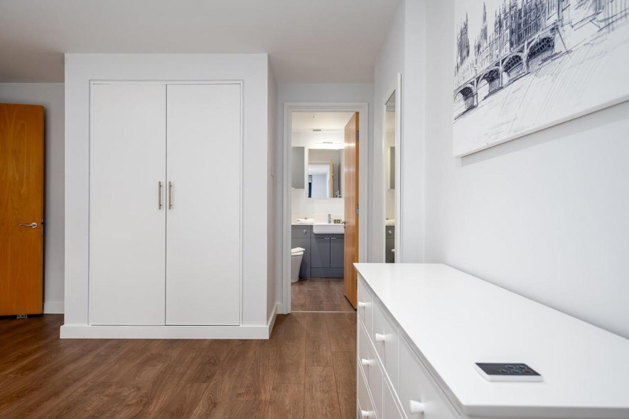 Leilighet Modern & Spacious 2 Bedroom In London