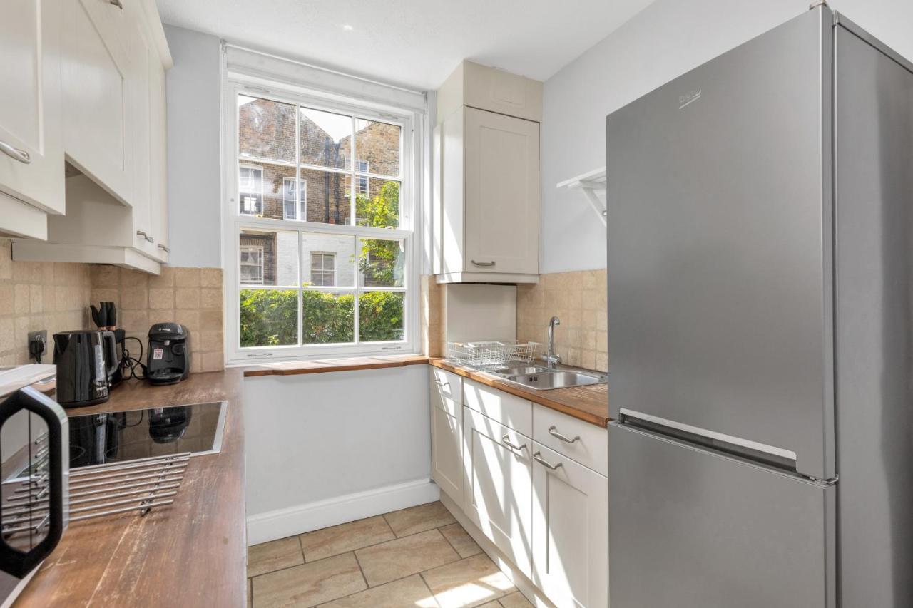 Entire Flat In Heart Of Chelsea Hosted By Zahra London