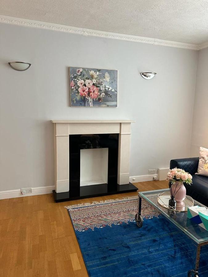 Apartment Entire Flat In Heart Of Chelsea Hosted By Zahra