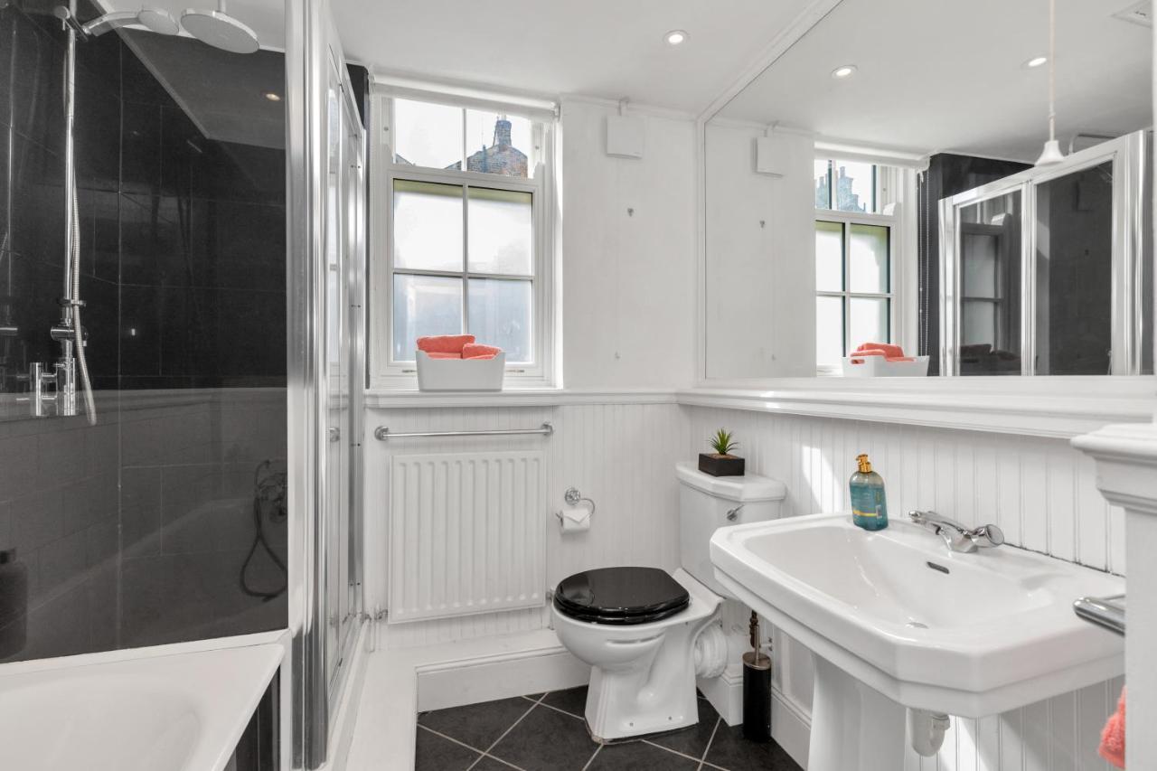 Apartment Entire Flat In Heart Of Chelsea Hosted By Zahra London