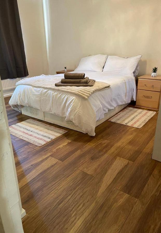 Single And Doubles Close To Privat overnatting