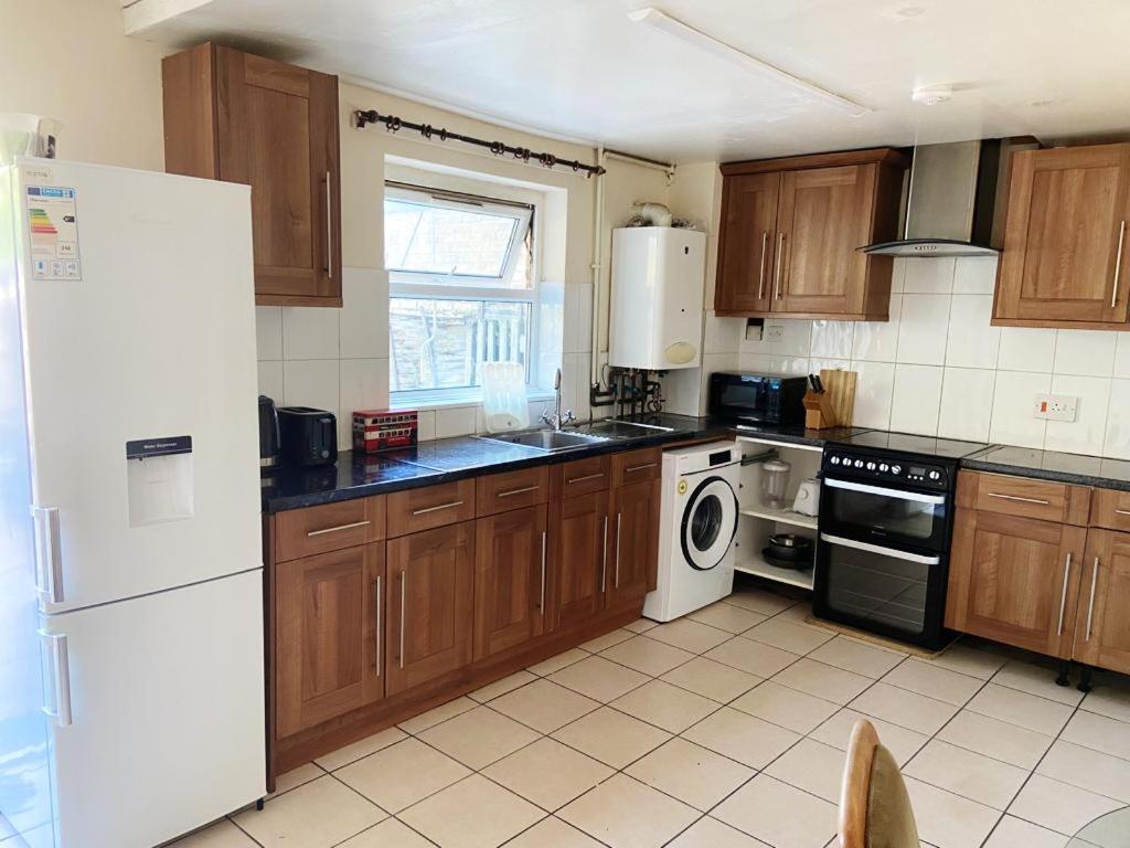 Single And Doubles Close To Privat overnatting