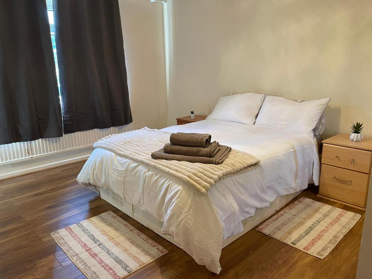 Single And Doubles Close To Privat overnatting