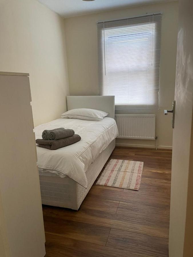 Single And Doubles Close To Homestay