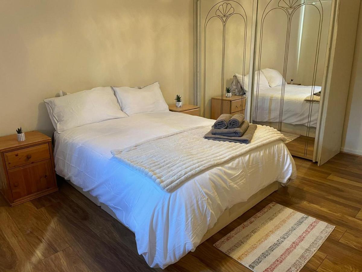 Privat overnatting Single And Doubles Close To