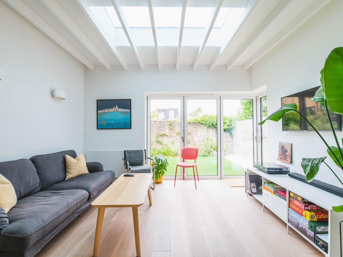 Holiday home Pass The Keys Peckham House With Garden *
