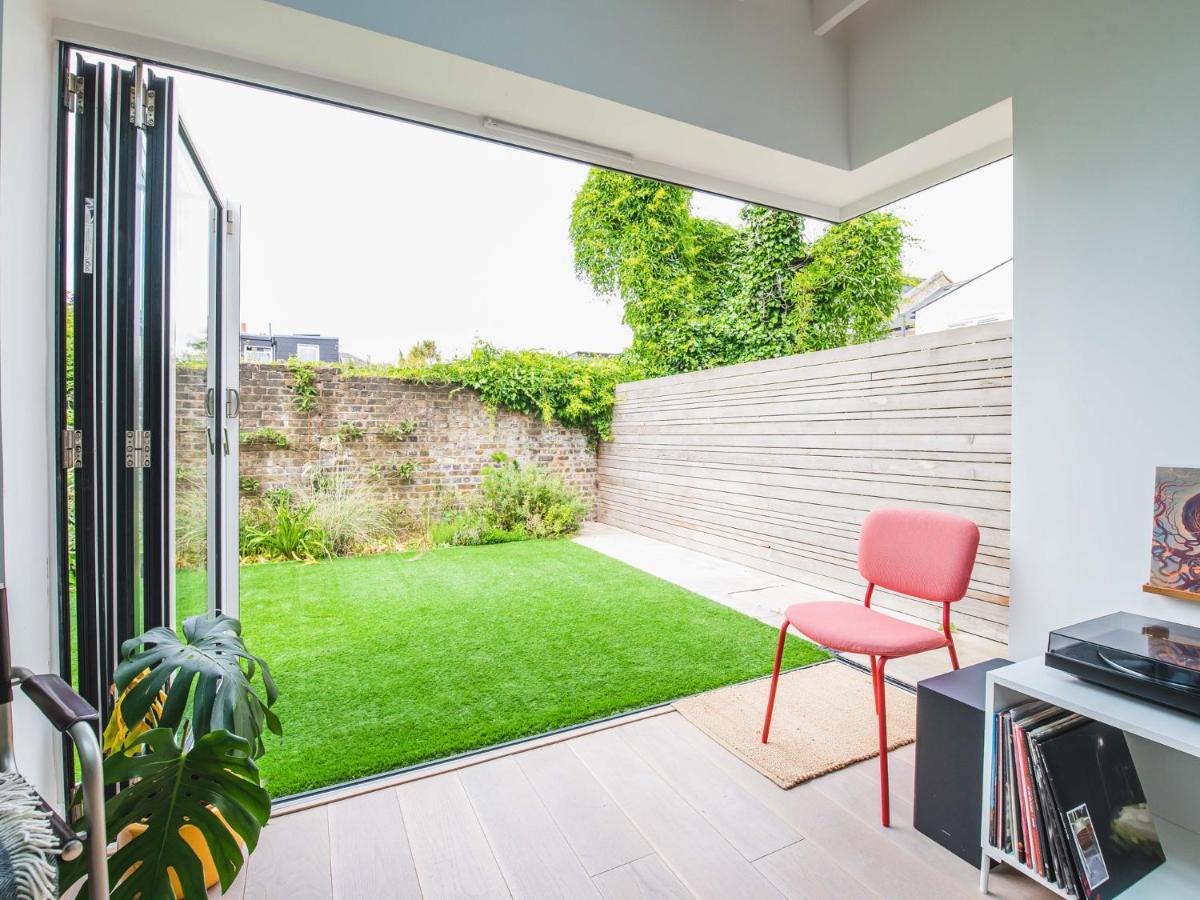 Holiday home Pass The Keys Peckham House With Garden