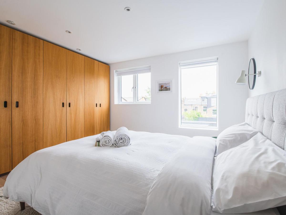 Pass The Keys Peckham House With Garden Holiday home