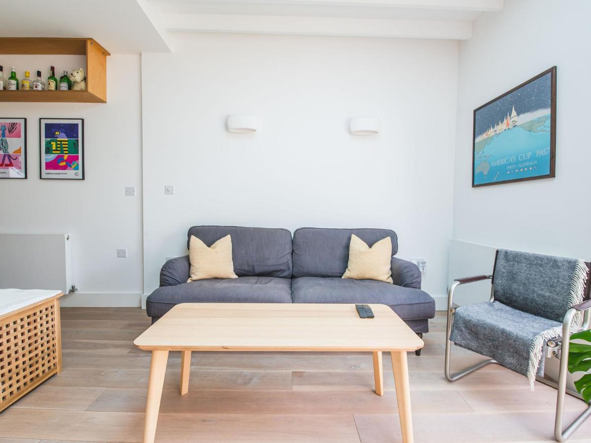 Holiday home Pass The Keys Peckham House With Garden *