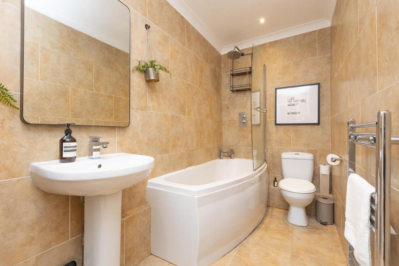 Stunning 2br Flat Wprivate Garden, Kilburn Apartment