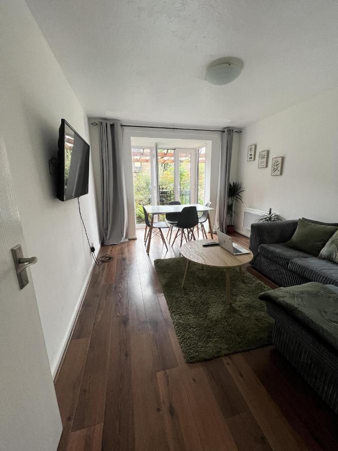 Canary Wharf Haven - Spacious & Homely Entire 1 Bedroom Flat Apartamento