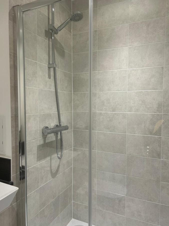 Homestay En-suite Double In A Shared Close To *