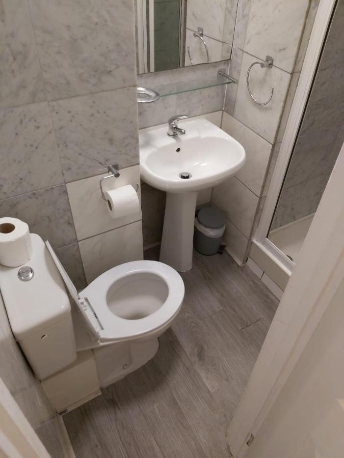 Compact For 2 Near Paddington-f13 London