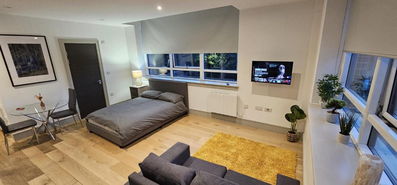 Studio Flat In Tottenham * Londen