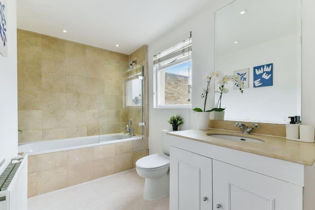 Appartement Knightsbridge Stylish Two Bedroom *