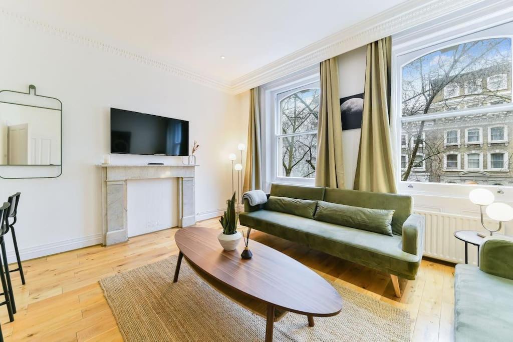 Appartement Knightsbridge Stylish Two Bedroom Londen