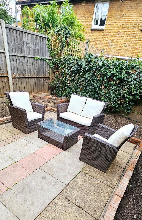 3 Bedroom House In Tottenham 10 Mins Walk From Seven Sisters Station London