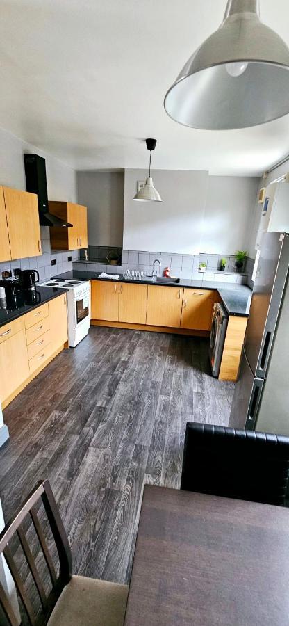 3 Bedroom House In Tottenham 10 Mins Walk From Seven Sisters Station