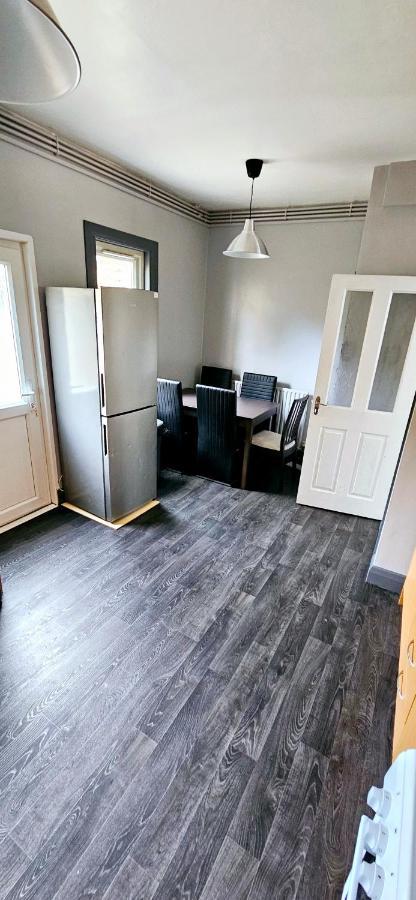 3 Bedroom House In Tottenham 10 Mins Walk From Seven Sisters Station London