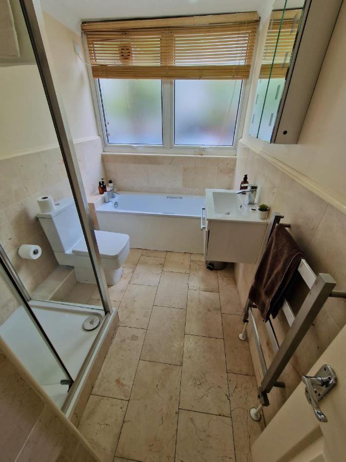 Leilighet 2 Bedrooms Flat In Great Location!
