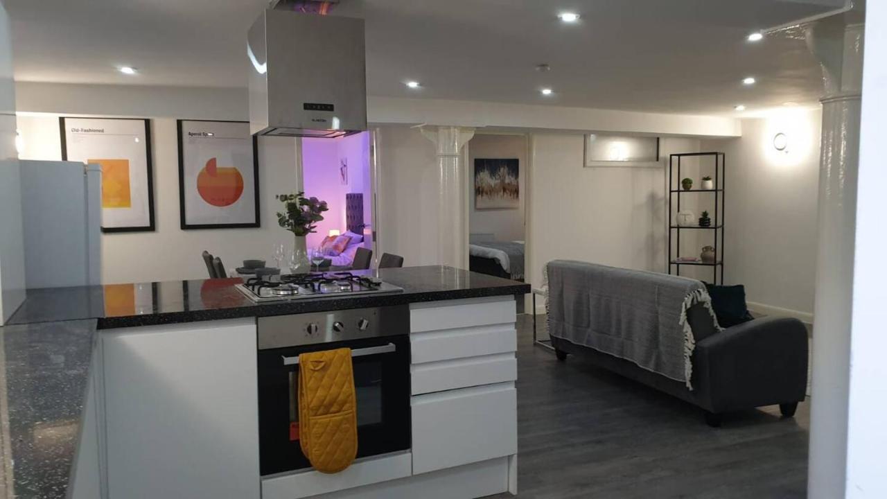 2 Bed Basement Short Term & Flexible Renting Shoreditch With Free Wifi ! Apartment *