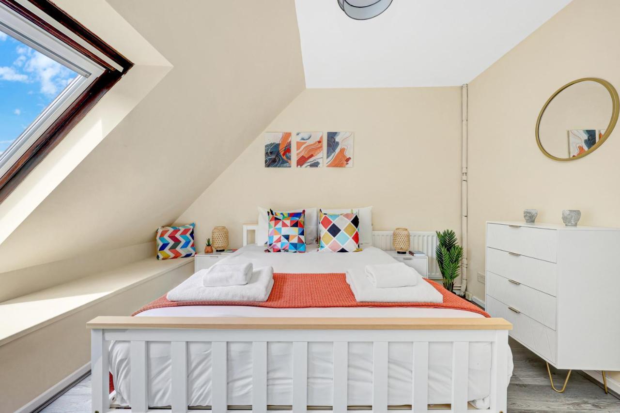 Apartment Charming 3 Bedroom House Short Term & Flexible Renting Canary Wharf With Free Wifi & Garden