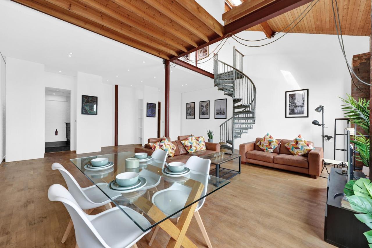 Large Industrial Style 2 Bedroom Short Term & Flexible Renting Canary Wharf With Free Wifi Londen