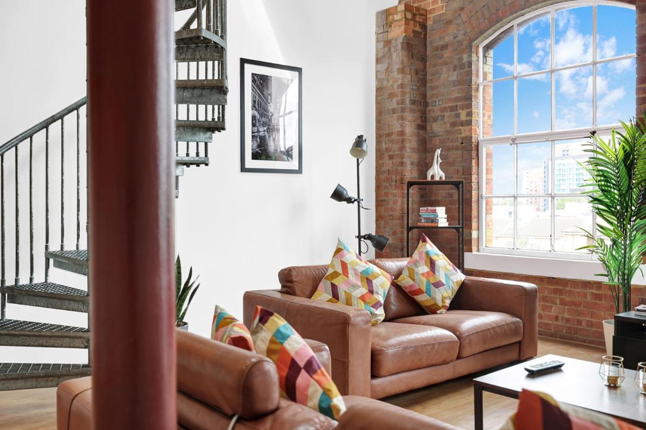 Appartement Large Industrial Style 2 Bedroom Short Term & Flexible Renting Canary Wharf With Free Wifi Londen